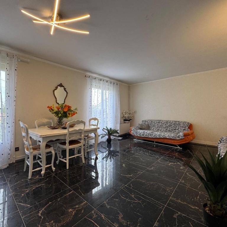 La Madeleine - 9 pers - Parking - Home&Service - Casa con 5 Camere da Letto - 14