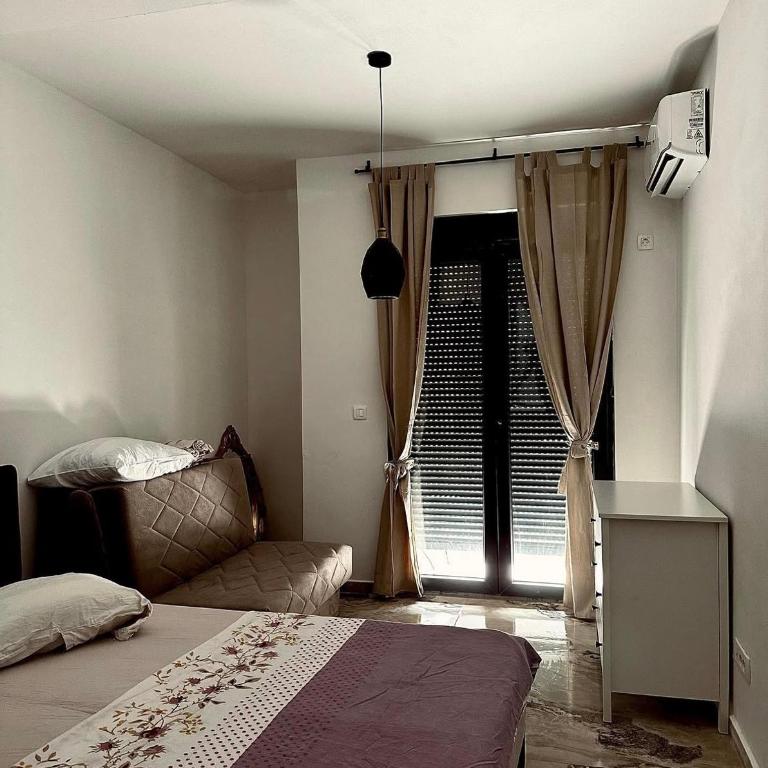 Sarah Apartments - One-Bedroom Apartment - 1