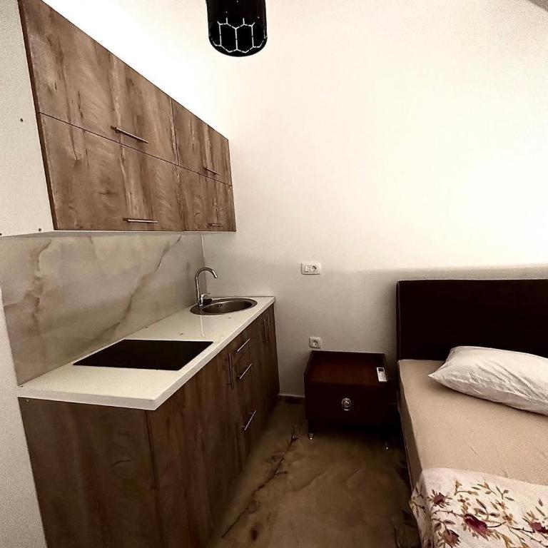 Sarah Apartments - One-Bedroom Apartment - 3
