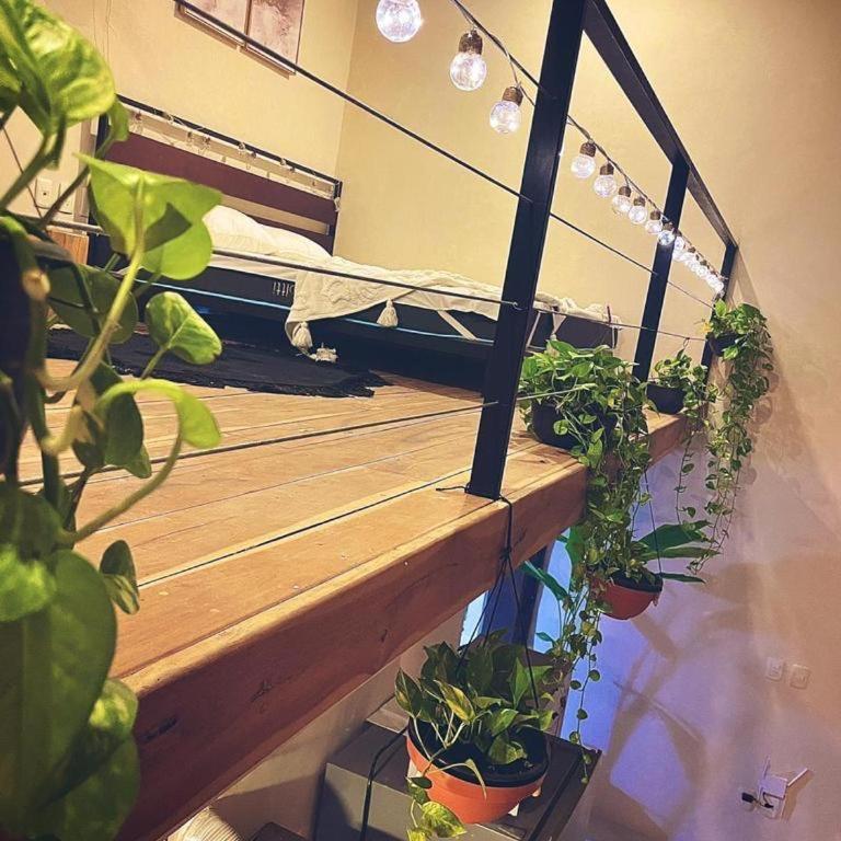 Boho 2 Bedroom Loft with Rooftop access with hot tub - Apartamento de 2 dormitorios - 6