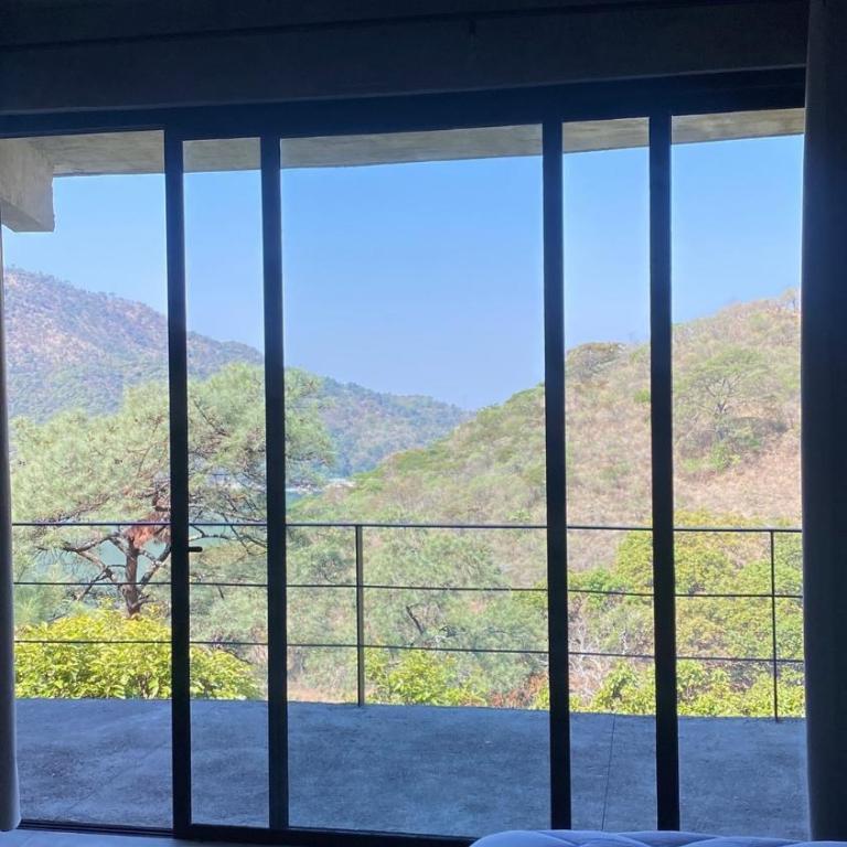 "Modern Loft Spectacular View of Mountain and Lake - Studio avec Vue sur Lac - 7