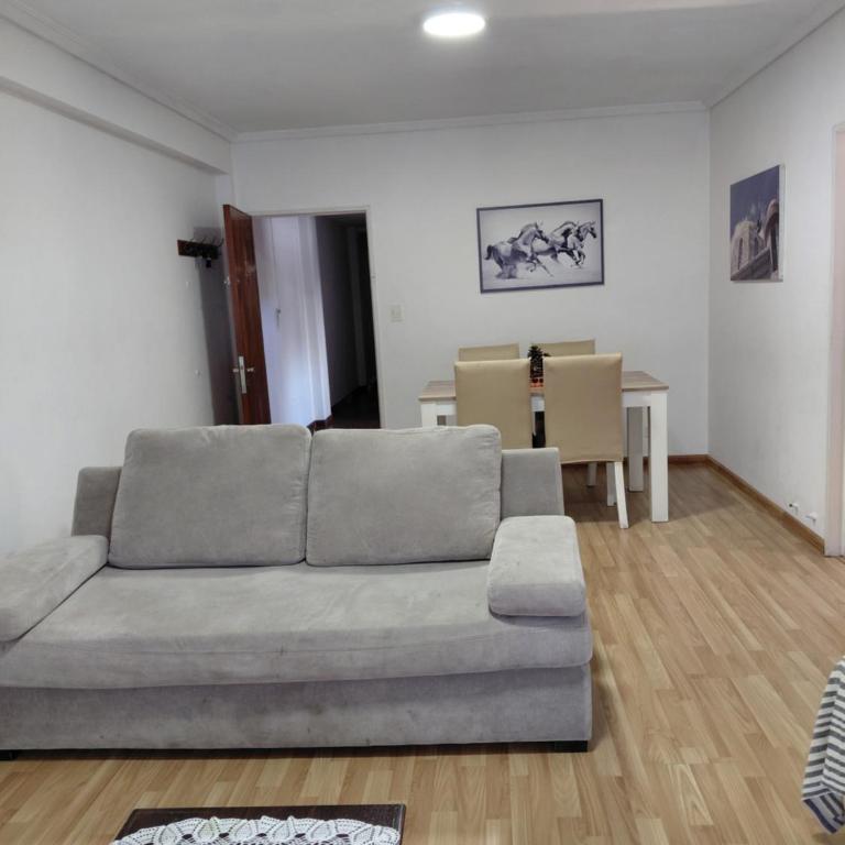 Danny ap - Amplio y cómodo - 18 min Aeropuerto - Zona de Restos - Parking - Apartamento de 2 dormitorios - 4