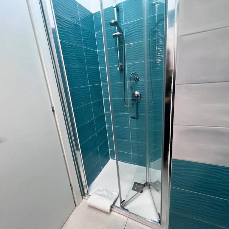 Affittacamere Guesthouse Spaccanapoli in Historical Center near to Garibaldi Central Station - Standard Double Room - 5