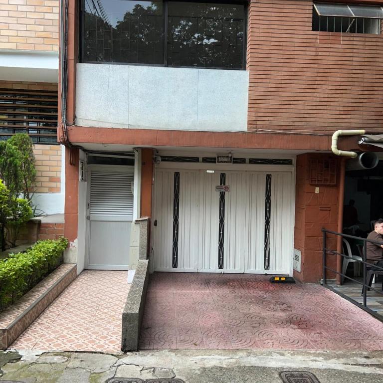 Hermoso apartamento Laureles - Apartamento de 2 dormitorios - 36