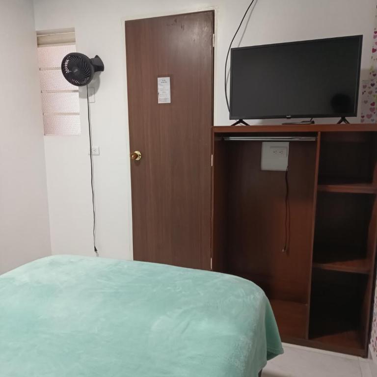 Hotel Risaralda - Deluxe Room (2 Adults + 1 Child) - 2