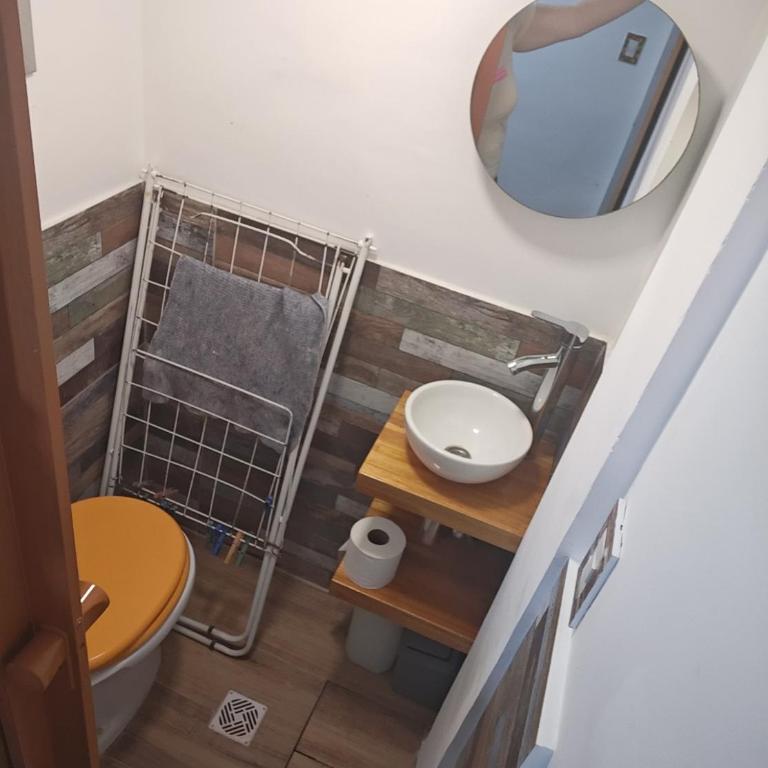 Depto 2 AMB y dependencia - Apartamento de 2 dormitorios - 7