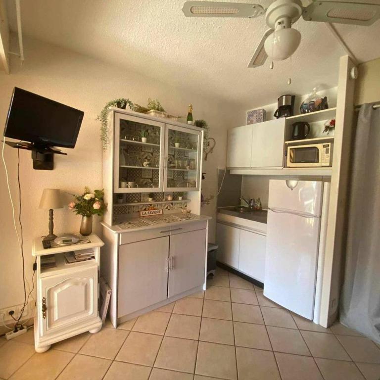 Studio avec terrasse, piscine et parking - FR-1-610-115 - Studio - 2