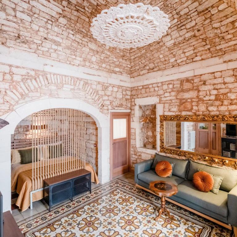 3-Level Stone Home with Rooftop Terrace in Martina Franca Historic Center, 2 Min from Cathedral - Casa con 1 Camera da Letto - 2