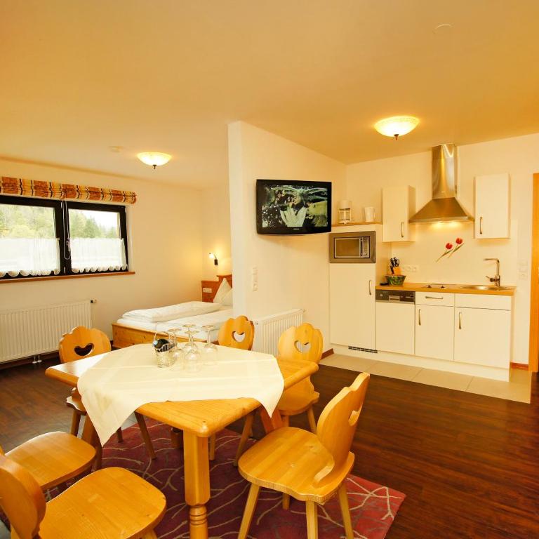 Haus Hubertus - Apartment mit 1 Schlafzimmer - 1
