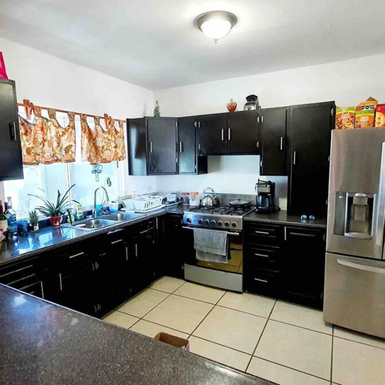Family home with ocean views in gated community - Three-Bedroom House - 11
