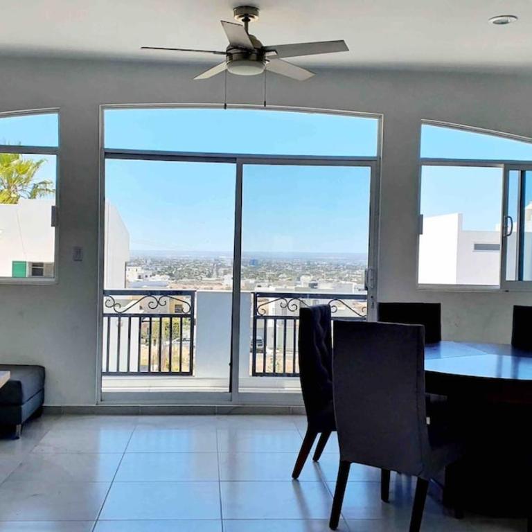 Family home with ocean views in gated community - Three-Bedroom House - 27