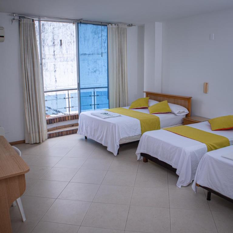 Hotel BENNY Los Leones Melgar - Habitación Familiar con balcón - 1