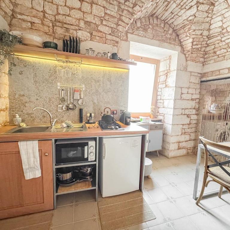 3-Level Stone Home with Rooftop Terrace in Martina Franca Historic Center, 2 Min from Cathedral - Casa con 1 Camera da Letto - 65