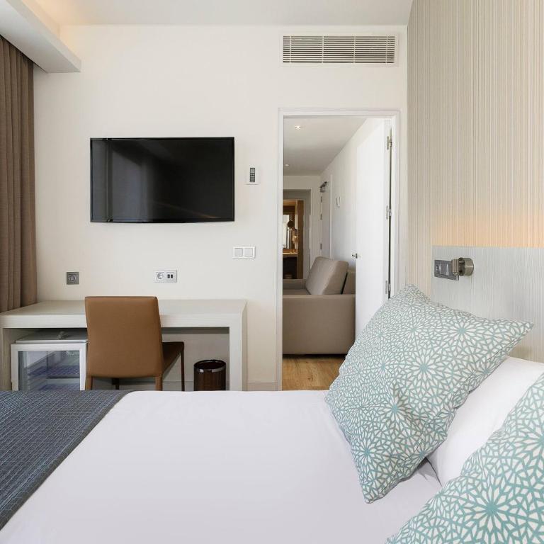 SOL by Meliá Torremolinos - Don Pedro - Habitación Familiar (2 adultos y 2 niños) - 4