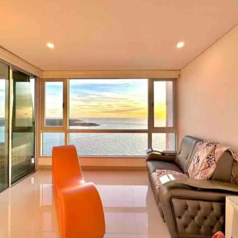 Large 3BR Apt with beautiful ocean views - Three-Bedroom Apartment - 3