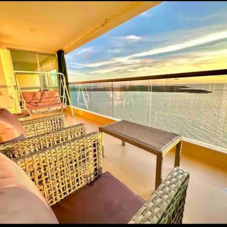Large 3BR Apt with beautiful ocean views - Three-Bedroom Apartment - 17