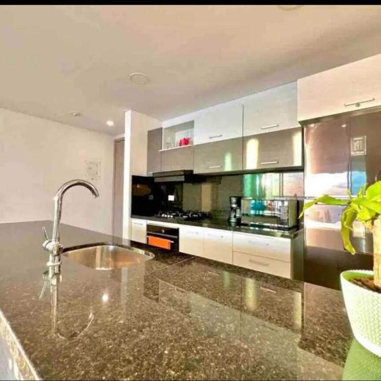 Large 3BR Apt with beautiful ocean views - Three-Bedroom Apartment - 19
