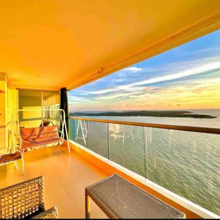 Large 3BR Apt with beautiful ocean views - Three-Bedroom Apartment - 21