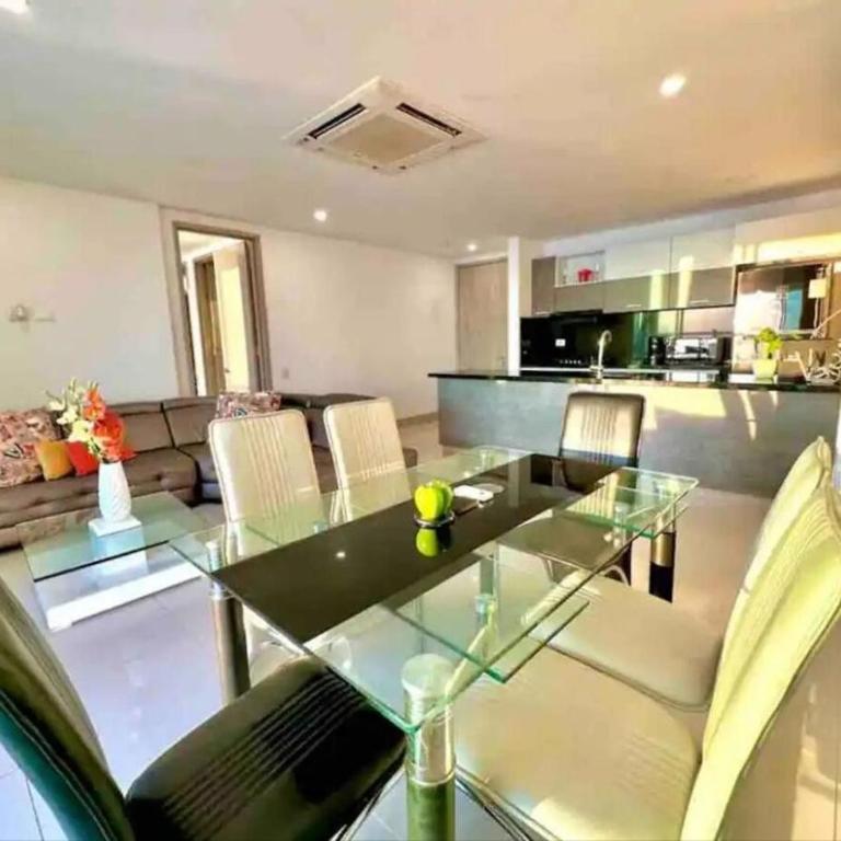 Large 3BR Apt with beautiful ocean views - Three-Bedroom Apartment - 23