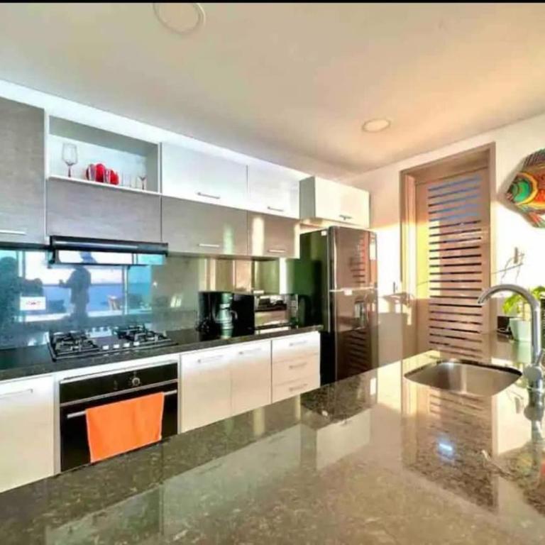 Large 3BR Apt with beautiful ocean views - Three-Bedroom Apartment - 24