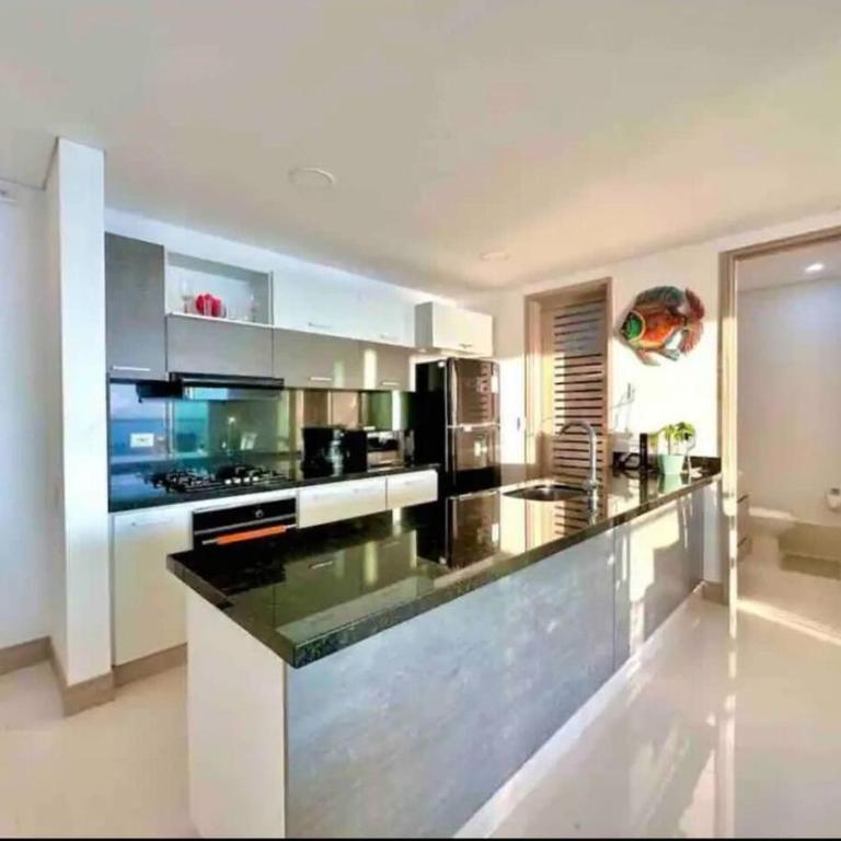 Large 3BR Apt with beautiful ocean views - Three-Bedroom Apartment - 30
