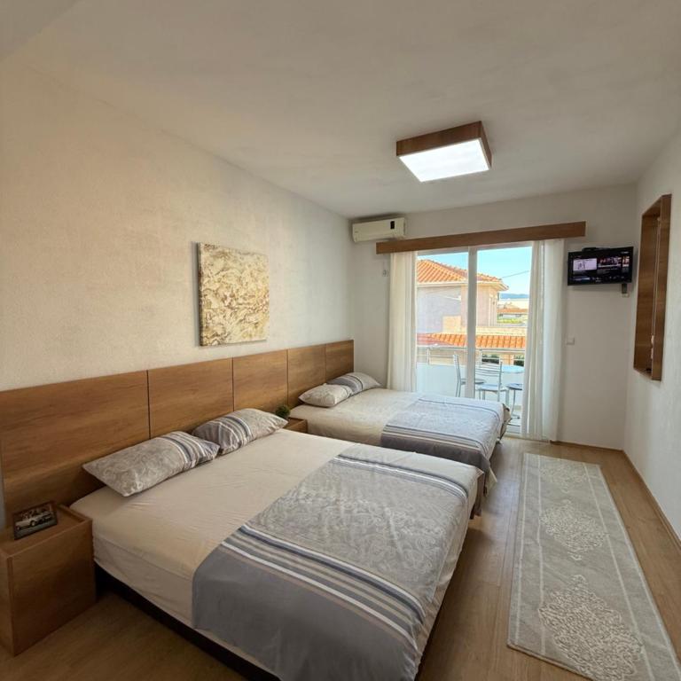 Ajan Apartments - Niskobudžetna Dvokrevetna Soba sa Bračnim Krevetom - 5