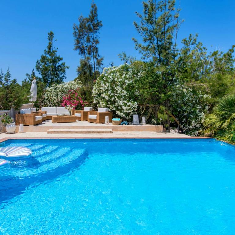 'Bohemian Pearl' - artsy oasis in the North of Ibiza - Villa - 5