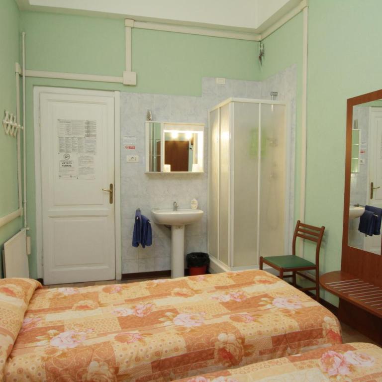 Hotel Barone - Camera Matrimoniale/Doppia con Letti Singoli con Doccia - 3