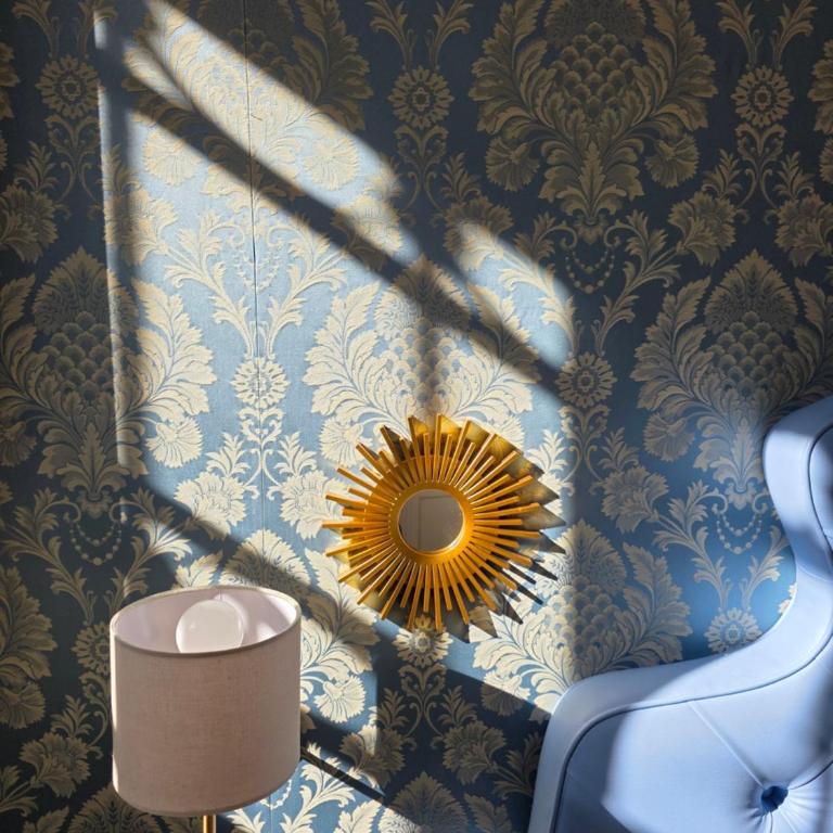 Friendly Venice Suites - Suite Deluxe Carlo Goldoni con Vista Campo Santo Stefano - 4