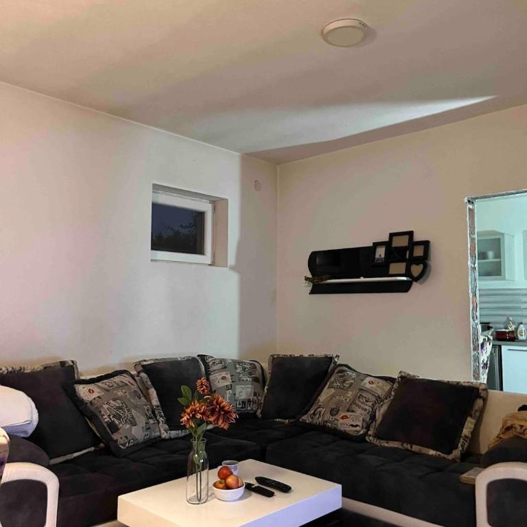 Cela kuća za Arsenal Fest - Apartment - 10