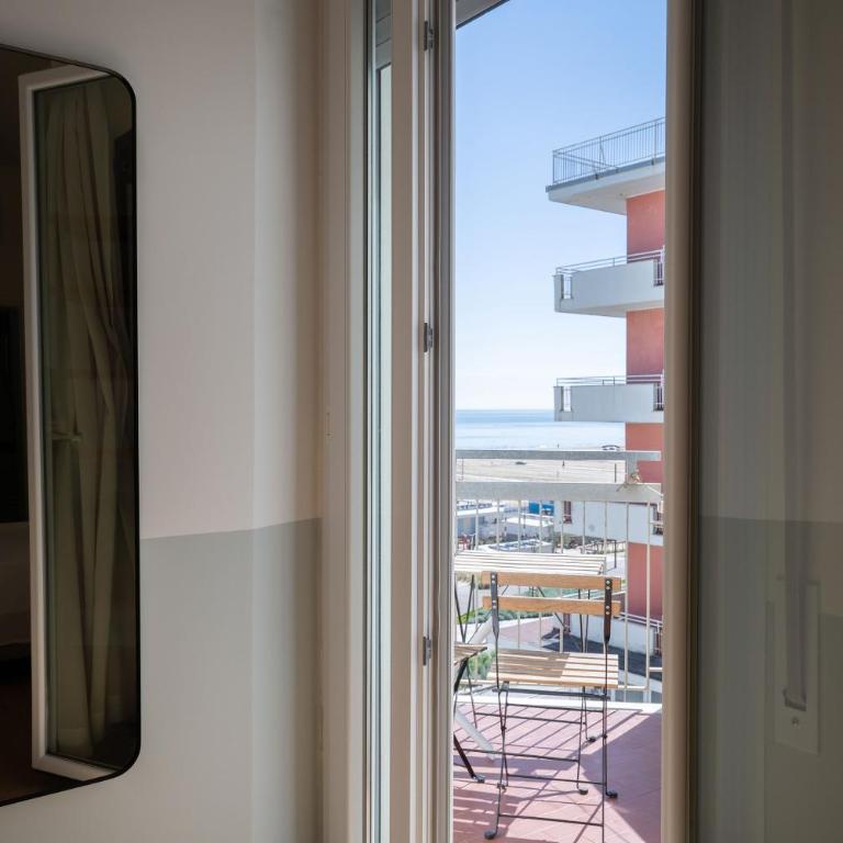 Hotel Haway - Smart Design Double Room with Balcony - 12