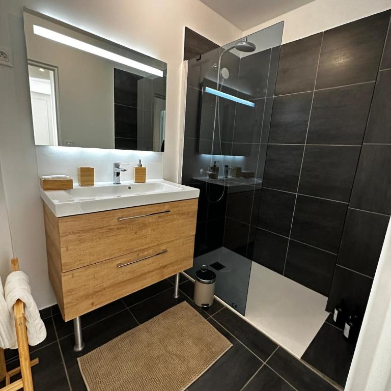 Riviera Living - Stylish 1BR Apartment - 4min walking from Monaco - One-Bedroom Apartment - 3