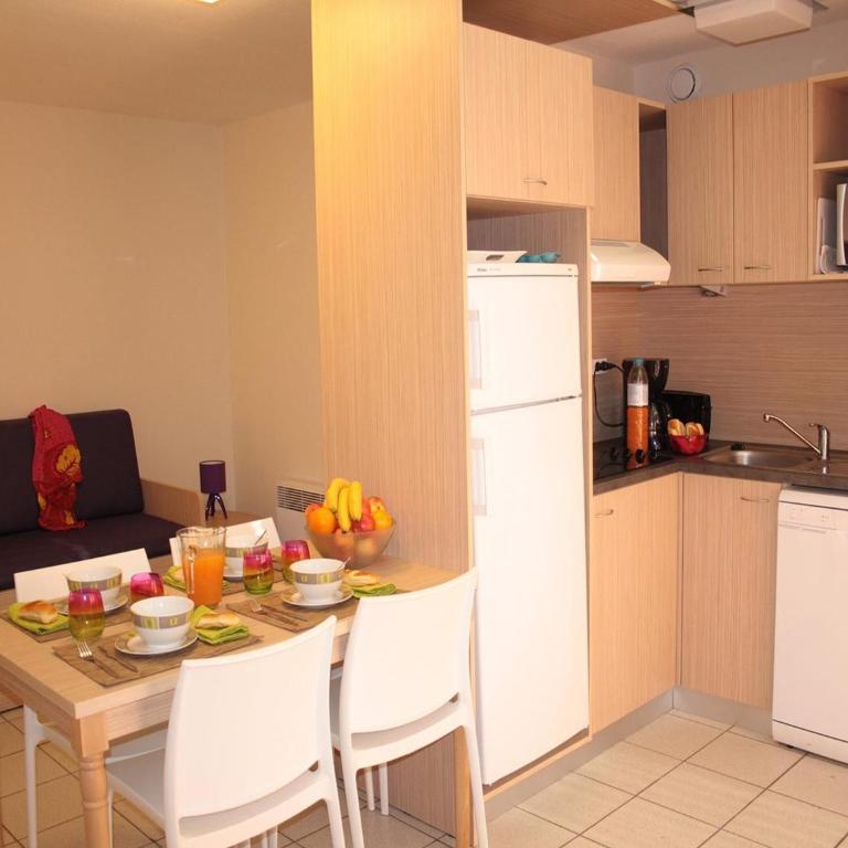 Spacious Beachside Apartment for 6 - Appartamento con 2 Camere da Letto - 2
