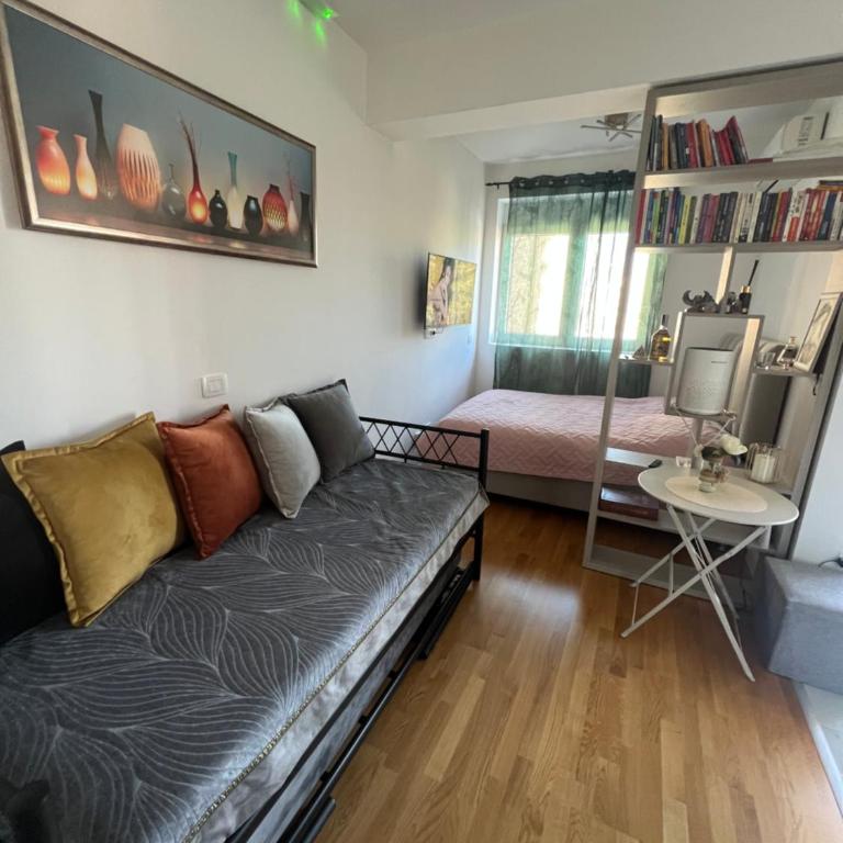 SunnyBar - One-Bedroom Apartment - 7