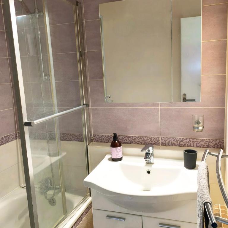 Appartement Verzy - 3 chambres - Résidence calme - Tout équipé - Proche centre de Reims, 7min en voiture - Appartamento con 3 Camere da Letto - 5