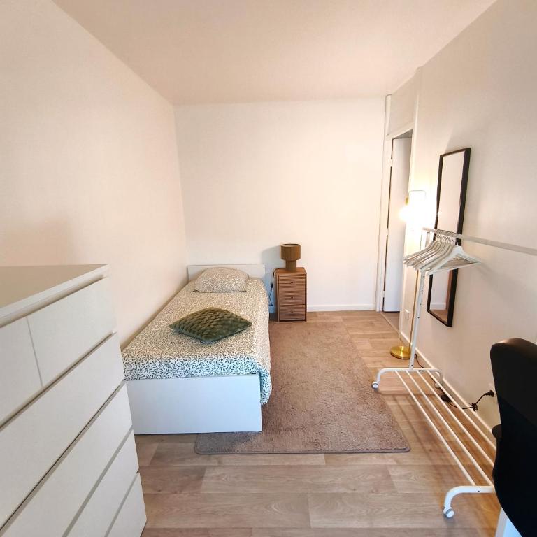 Appartement Verzy - 3 chambres - Résidence calme - Tout équipé - Proche centre de Reims, 7min en voiture - Appartamento con 3 Camere da Letto - 13