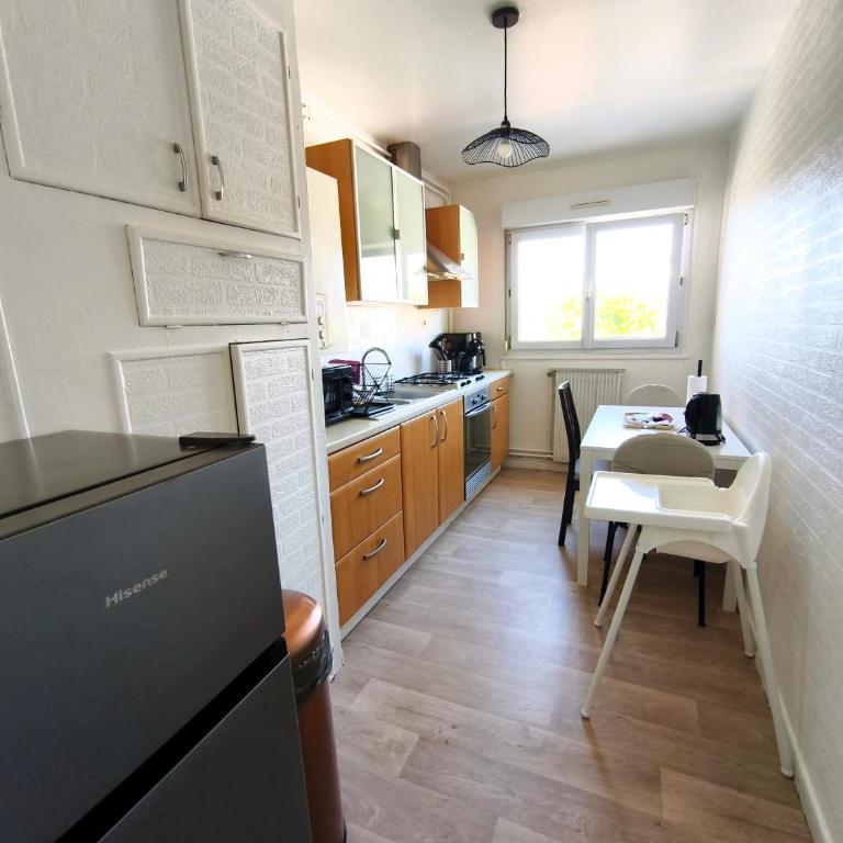 Appartement Verzy - 3 chambres - Résidence calme - Tout équipé - Proche centre de Reims, 7min en voiture - Appartamento con 3 Camere da Letto - 2