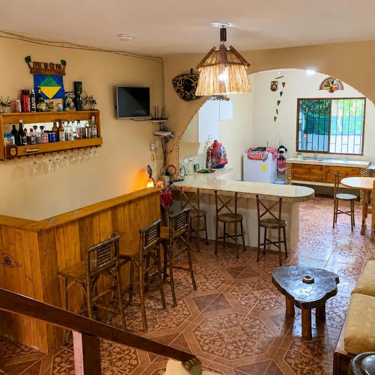 Casa Naturaleza Rustic Vibes - Five-Bedroom House - 1