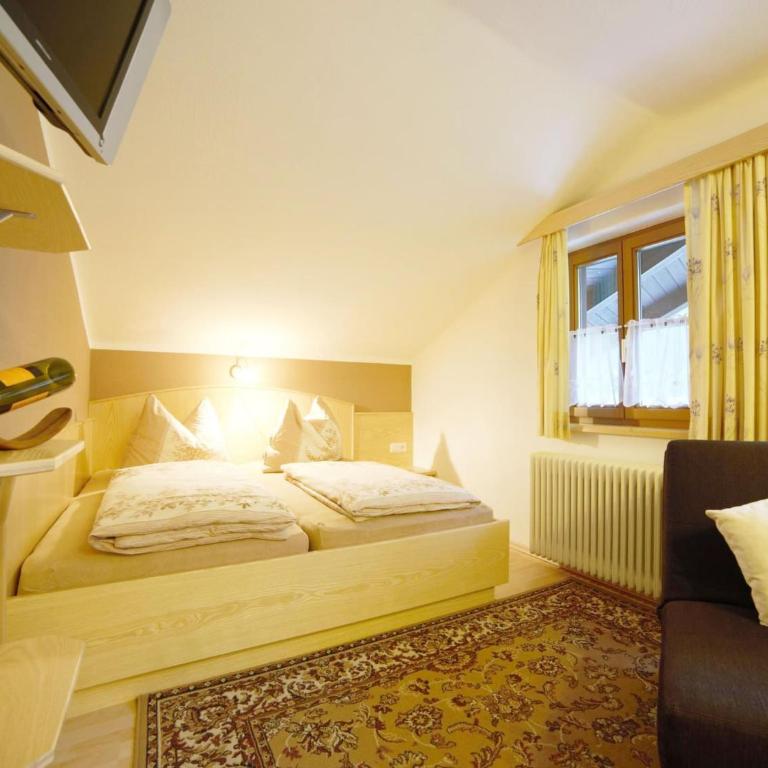 Apartment in Flachau with Mountain Views - Appartement - 1