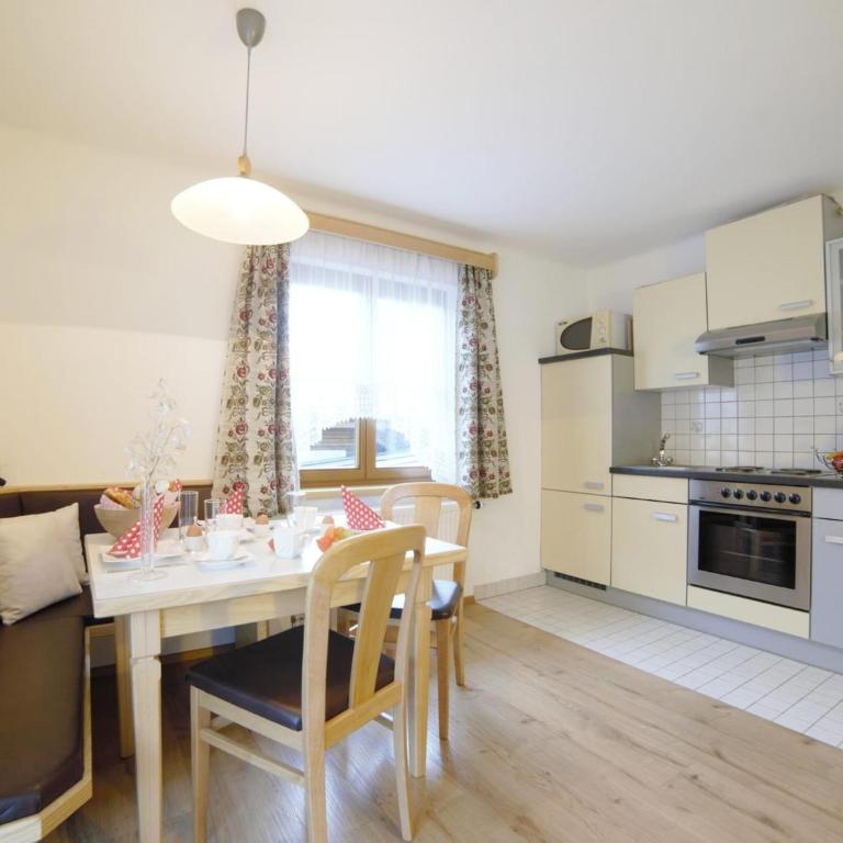 Apartment in Flachau with Mountain Views - Appartement - 6