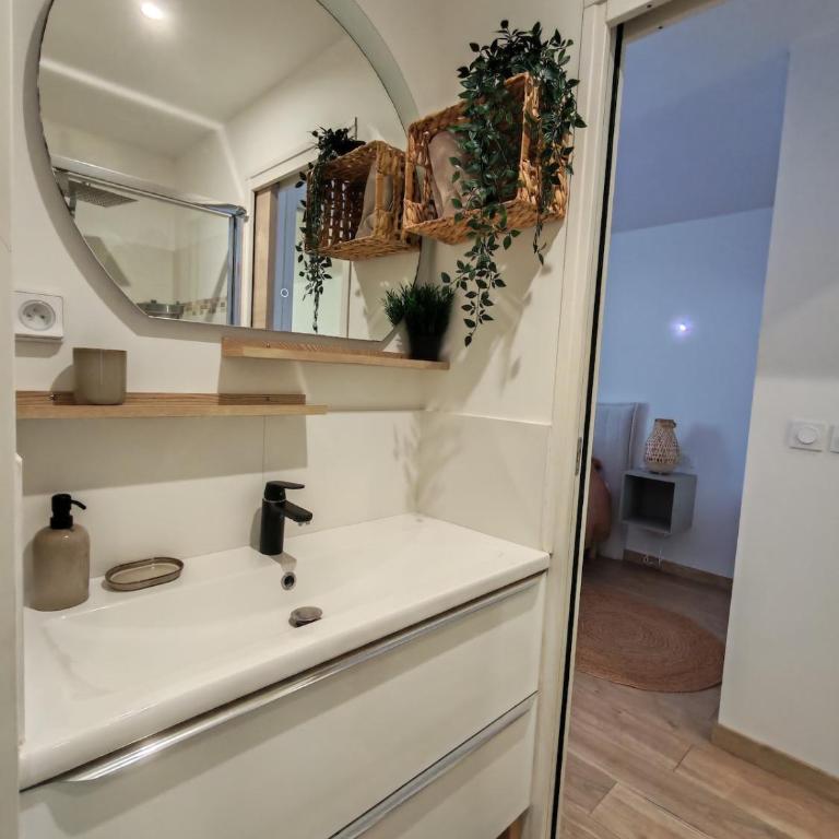 Oasis de Détente à proximité des Plages de Sanary et Bandol - Apartment mit 3 Schlafzimmern - 9