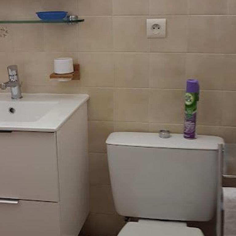 Studio fonctionnel 18m², parking, commerces et plages à proximité - FR-1-610-119 - Studio - 7