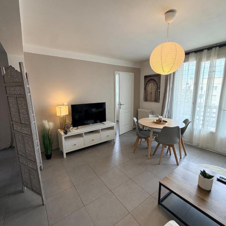 Marseille T3 SUD Plages et vélodrome Clim parking 6 personnes lit bébé possible - Appartement - 12