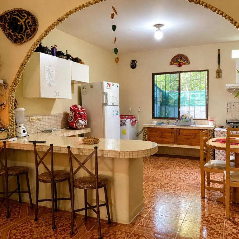 Casa Naturaleza Rustic Vibes - Five-Bedroom House - 3