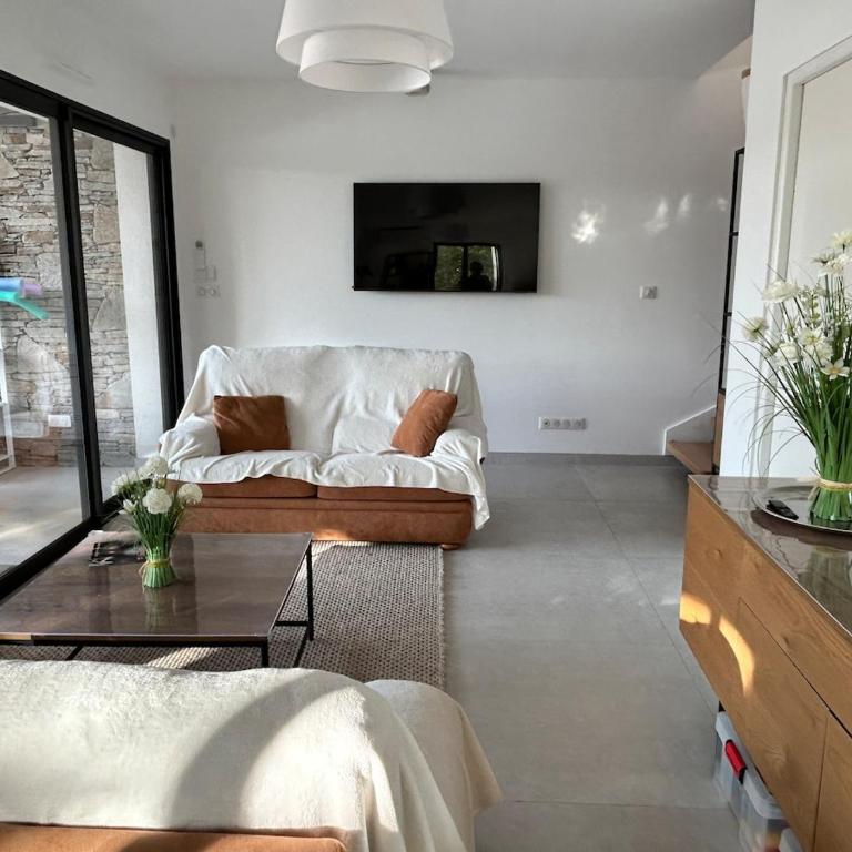 maison neuve avec piscine - Villa mit 3 Schlafzimmern - 48