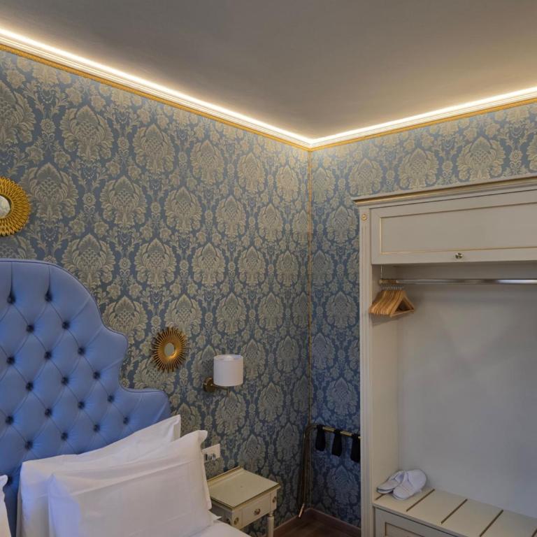 Friendly Venice Suites - Suite Deluxe Carlo Goldoni con Vista Campo Santo Stefano - 7