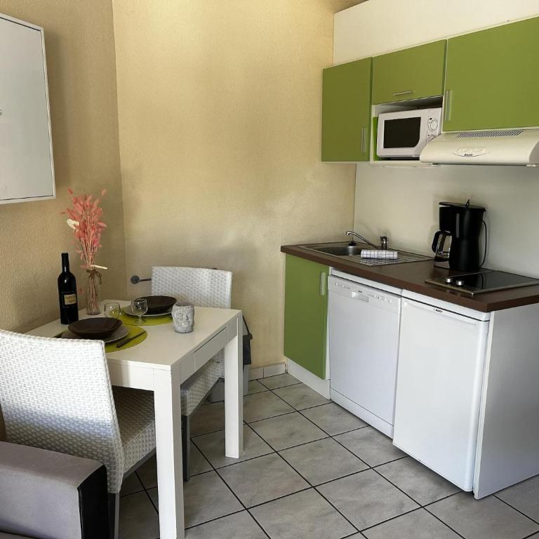 Sunlit Duplex Maisonette near the Beach - Ferienhaus mit 2 Schlafzimmern - 6