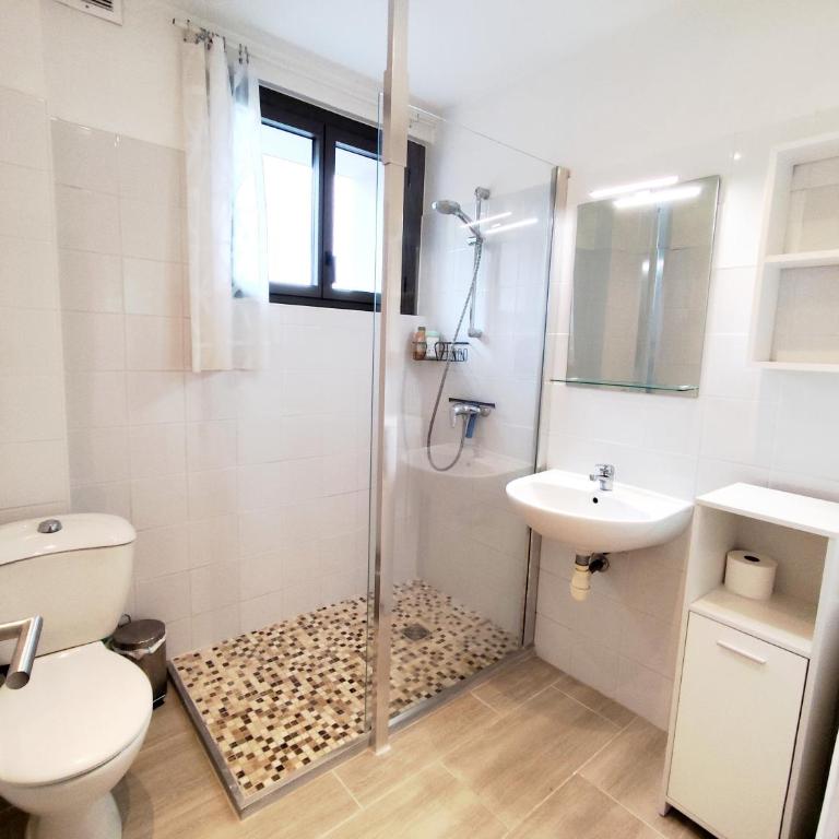 Large 2 Bedroom apartment with lake view & garden - Appartement 2 Chambres - 18