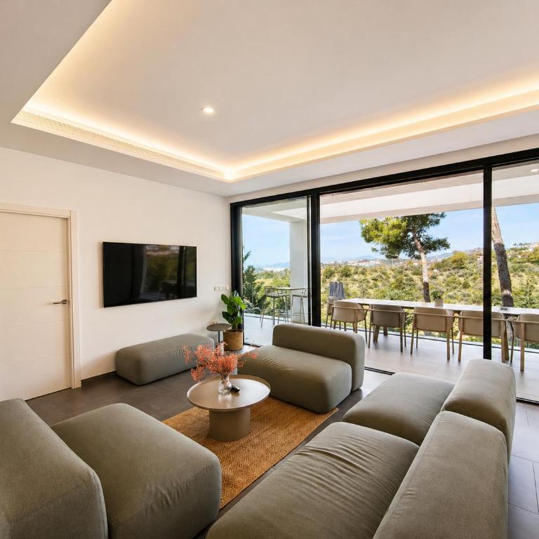 Villas Pinares - Sea,City,Mountain Views, Gym SaltPool BBQ - Beach 2km, City 5km - Villa with Sea View - 4