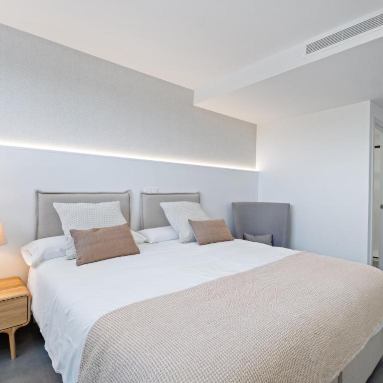 Villas Pinares - Sea,City,Mountain Views, Gym SaltPool BBQ - Beach 2km, City 5km - Villa with Sea View - 34